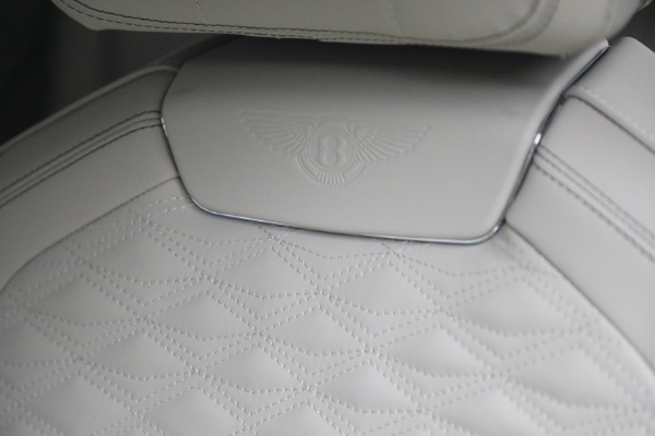 New 2025 Bentley Flying Spur Speed for sale $299,995 at Bentley Greenwich in Greenwich CT 06830 20