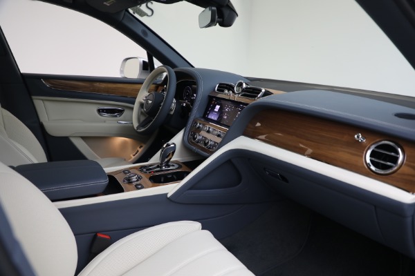 New 2025 Bentley Bentayga EWB V8 for sale $262,915 at Bentley Greenwich in Greenwich CT 06830 23