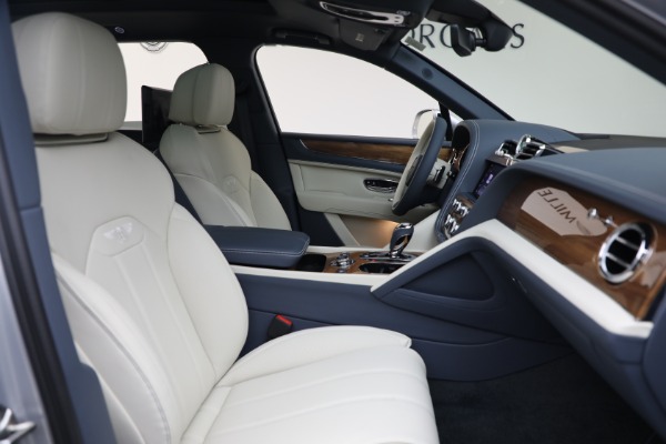 New 2025 Bentley Bentayga EWB V8 for sale $262,915 at Bentley Greenwich in Greenwich CT 06830 24