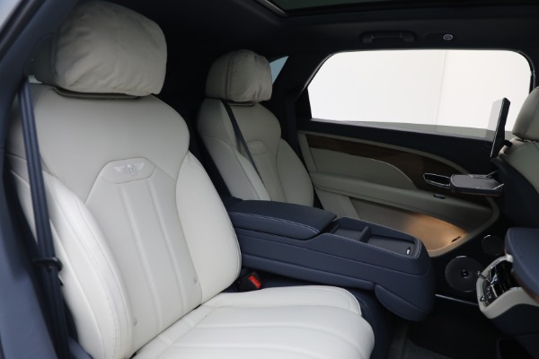 New 2025 Bentley Bentayga EWB V8 for sale $262,915 at Bentley Greenwich in Greenwich CT 06830 28