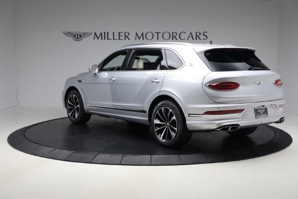New 2025 Bentley Bentayga EWB V8 for sale $262,915 at Bentley Greenwich in Greenwich CT 06830 3