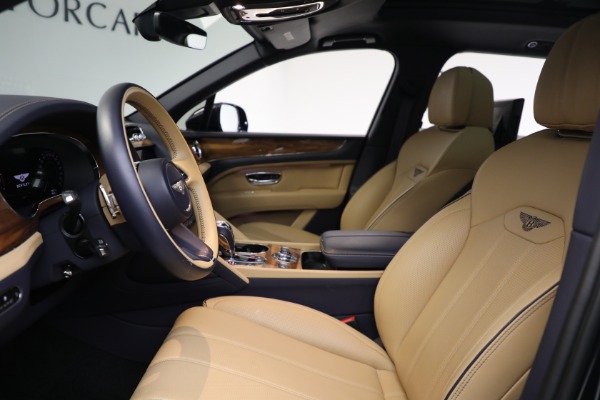 Used 2024 Bentley Bentayga EWB V8 for sale $204,900 at Bentley Greenwich in Greenwich CT 06830 19