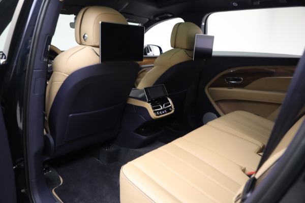 Used 2024 Bentley Bentayga EWB V8 for sale $204,900 at Bentley Greenwich in Greenwich CT 06830 21