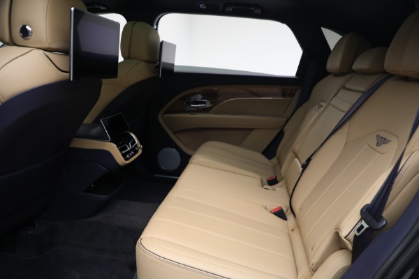 Used 2024 Bentley Bentayga EWB V8 for sale $204,900 at Bentley Greenwich in Greenwich CT 06830 22