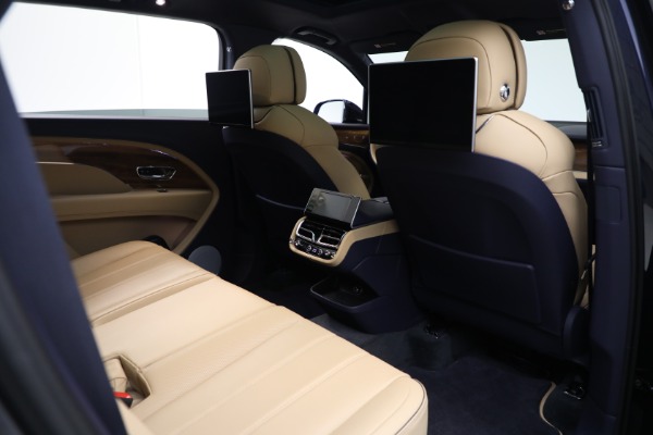 Used 2024 Bentley Bentayga EWB V8 for sale $204,900 at Bentley Greenwich in Greenwich CT 06830 24