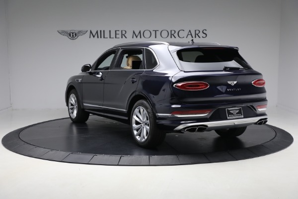 Used 2024 Bentley Bentayga EWB V8 for sale $204,900 at Bentley Greenwich in Greenwich CT 06830 4
