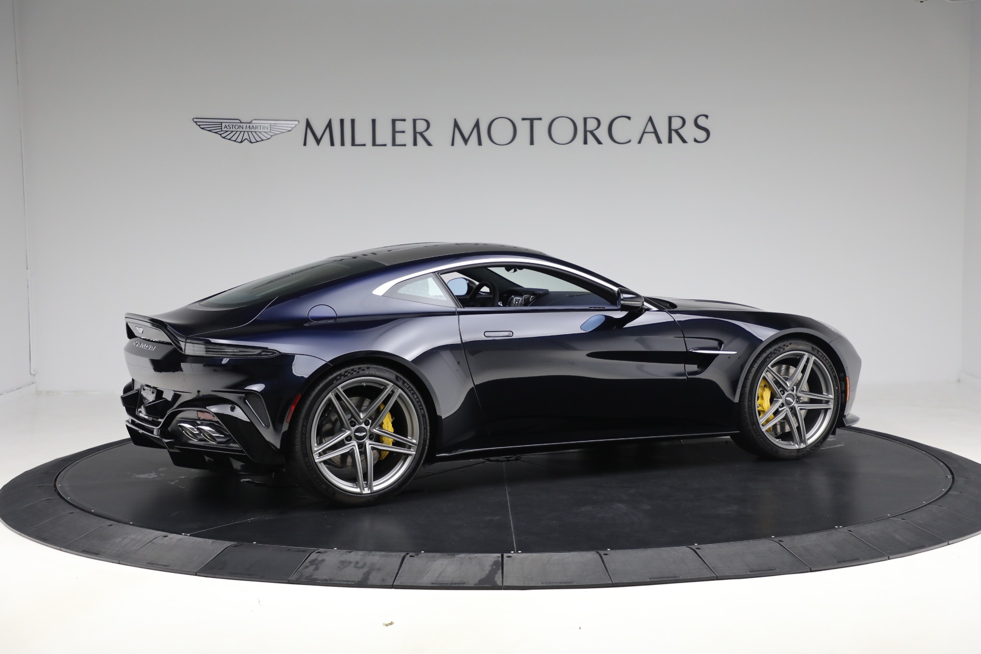 New 2026 Aston Martin Vantage For Sale (Special Pricing) | Bentley
