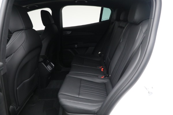 Used 2025 Maserati Grecale for sale $57,550 at Bentley Greenwich in Greenwich CT 06830 17