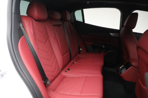 New 2025 Maserati Grecale for sale $82,286 at Bentley Greenwich in Greenwich CT 06830 19