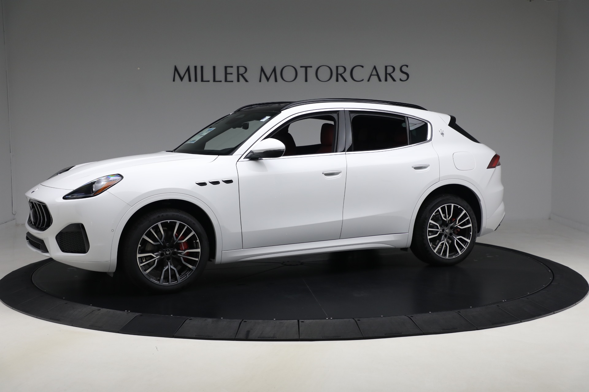 New 2025 Maserati Grecale for sale $82,286 at Bentley Greenwich in Greenwich CT 06830 1