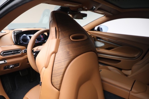 New 2026 Aston Martin Vanquish for sale $498,000 at Bentley Greenwich in Greenwich CT 06830 17