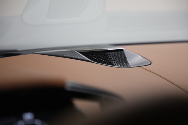 New 2026 Aston Martin Vanquish for sale $498,000 at Bentley Greenwich in Greenwich CT 06830 27