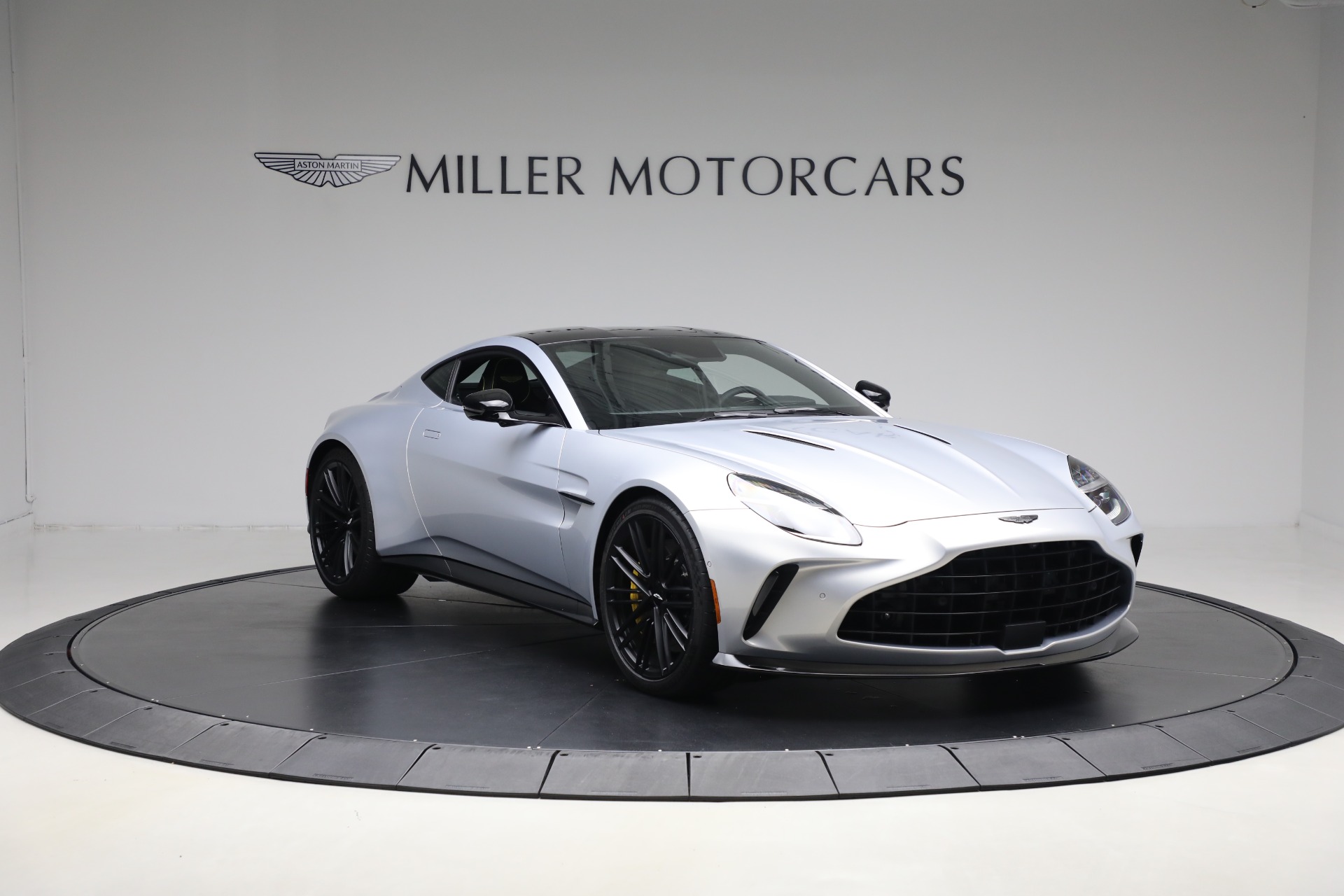 New 2026 Aston Martin Vantage For Sale (Special Pricing) | Bentley