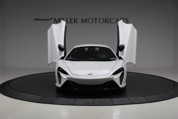 New 2026 McLaren Artura TechLux for sale $304,500 at Bentley Greenwich in Greenwich CT 06830 13