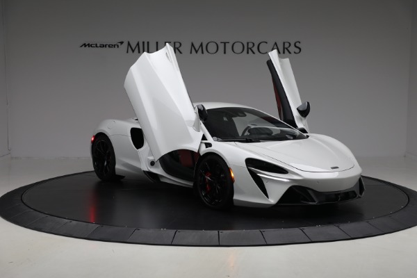 New 2026 McLaren Artura TechLux for sale $304,500 at Bentley Greenwich in Greenwich CT 06830 20