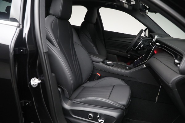 New 2025 Maserati Grecale for sale $71,381 at Bentley Greenwich in Greenwich CT 06830 16