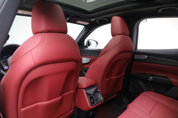 New 2025 Maserati Grecale for sale $82,286 at Bentley Greenwich in Greenwich CT 06830 21