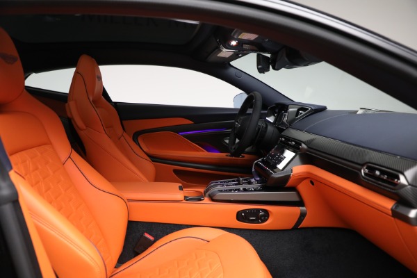 New 2025 Aston Martin Vanquish for sale $532,200 at Bentley Greenwich in Greenwich CT 06830 18