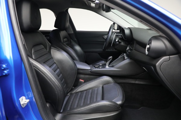Used 2017 Alfa Romeo Giulia TI SPORT for sale Sold at Bentley Greenwich in Greenwich CT 06830 17