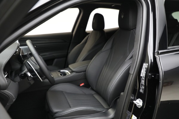 New 2025 Maserati Grecale Modena for sale $81,277 at Bentley Greenwich in Greenwich CT 06830 14
