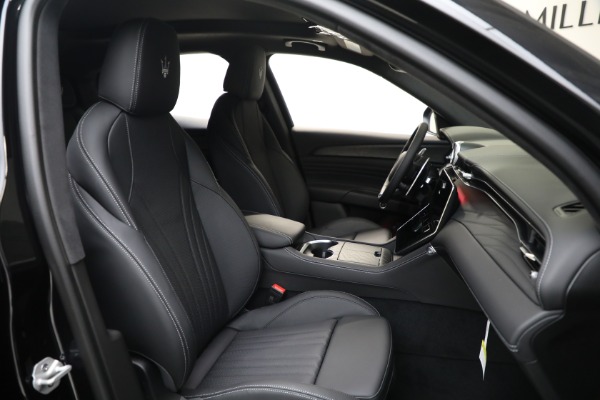 New 2025 Maserati Grecale Modena for sale $81,277 at Bentley Greenwich in Greenwich CT 06830 17