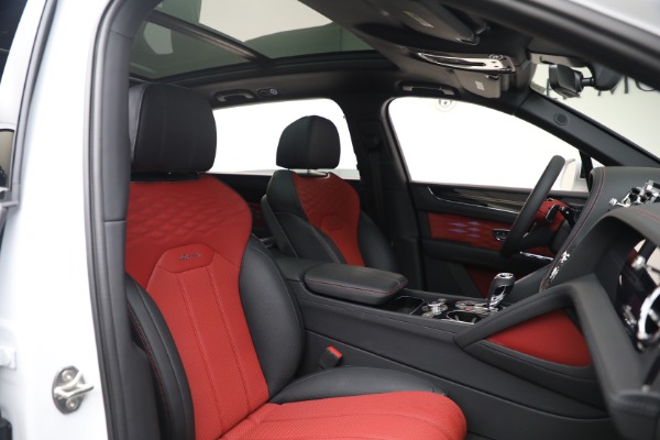 Used 2025 Bentley Bentayga EWB Azure V8 for sale $255,900 at Bentley Greenwich in Greenwich CT 06830 23