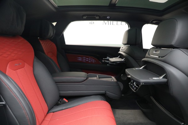 Used 2025 Bentley Bentayga EWB Azure V8 for sale $255,900 at Bentley Greenwich in Greenwich CT 06830 25