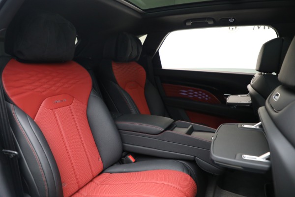 Used 2025 Bentley Bentayga EWB Azure V8 for sale $255,900 at Bentley Greenwich in Greenwich CT 06830 26