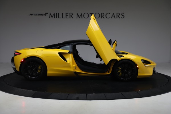 Used 2024 McLaren Artura for sale $193,900 at Bentley Greenwich in Greenwich CT 06830 19