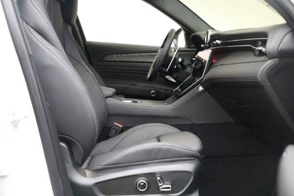 Used 2025 Maserati Grecale Modena for sale $61,116 at Bentley Greenwich in Greenwich CT 06830 17