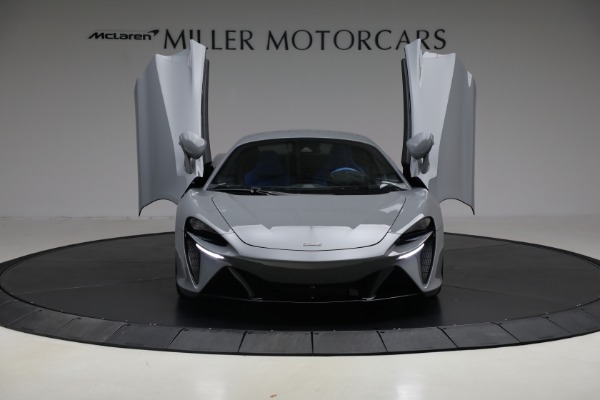 Used 2023 McLaren Artura for sale $184,900 at Bentley Greenwich in Greenwich CT 06830 13