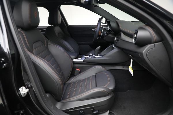 New 2025 Alfa Romeo Giulia Intensa for sale $57,740 at Bentley Greenwich in Greenwich CT 06830 14