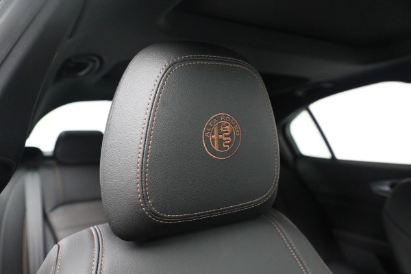 New 2025 Alfa Romeo Giulia Intensa for sale $57,740 at Bentley Greenwich in Greenwich CT 06830 24