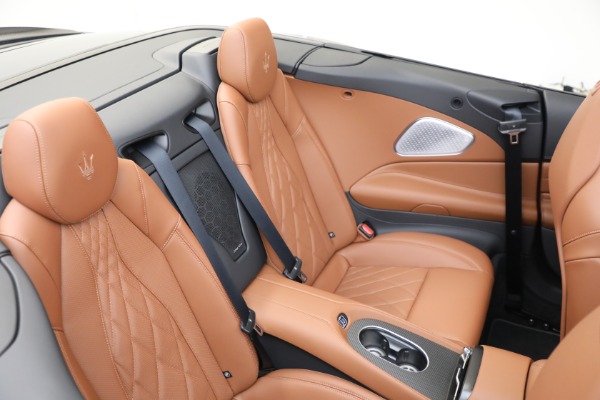 New 2026 Maserati GranCabrio Trofeo for sale $204,195 at Bentley Greenwich in Greenwich CT 06830 19