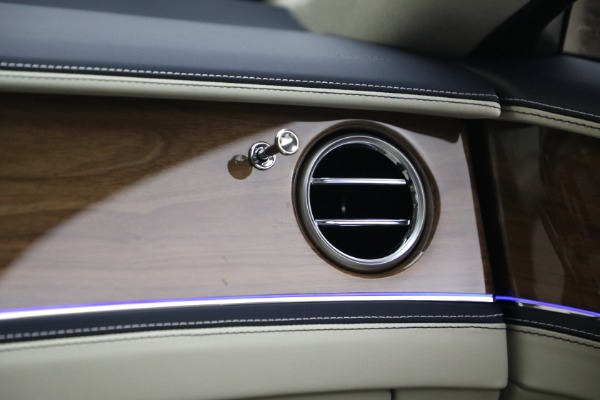 New 2026 Bentley Flying Spur for sale $281,720 at Bentley Greenwich in Greenwich CT 06830 28