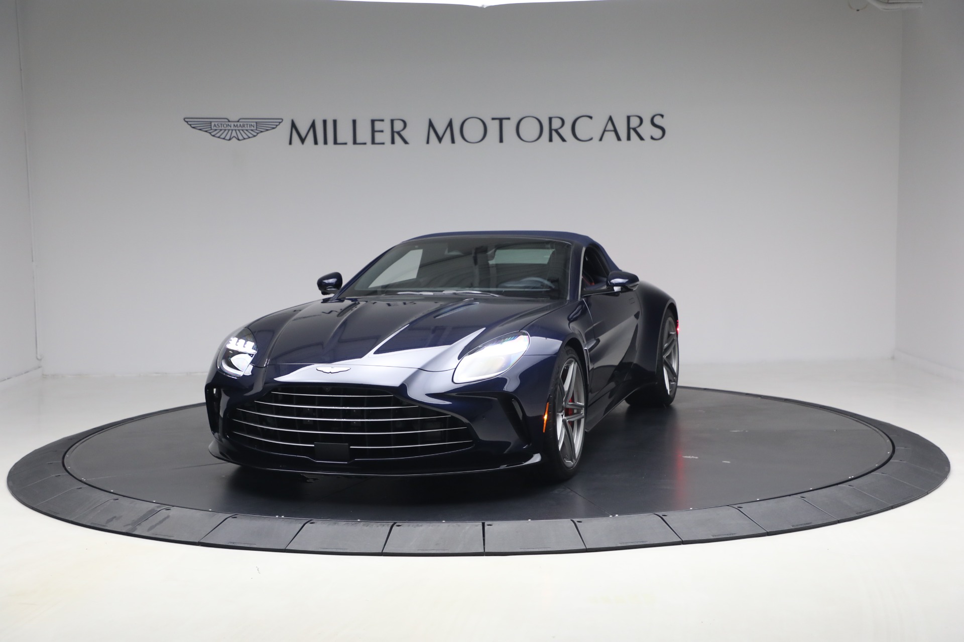 Aston 3　その他オマケ New 2026 Aston Martin Vantage Roadster For Sale ($253,800