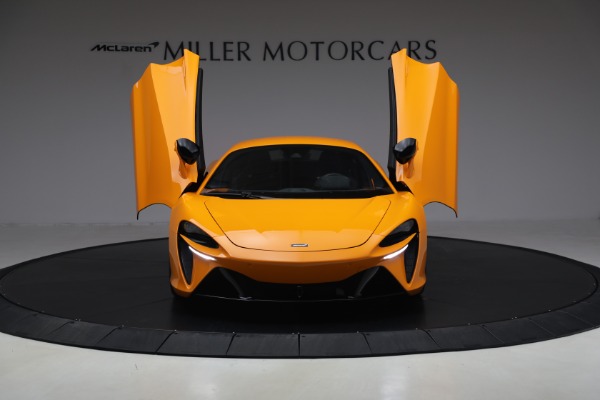 Used 2024 McLaren Artura Performance for sale $192,900 at Bentley Greenwich in Greenwich CT 06830 13