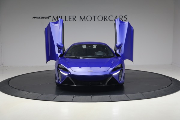 Used 2024 McLaren Artura Vision for sale $193,900 at Bentley Greenwich in Greenwich CT 06830 13