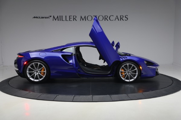 Used 2024 McLaren Artura Vision for sale $193,900 at Bentley Greenwich in Greenwich CT 06830 19