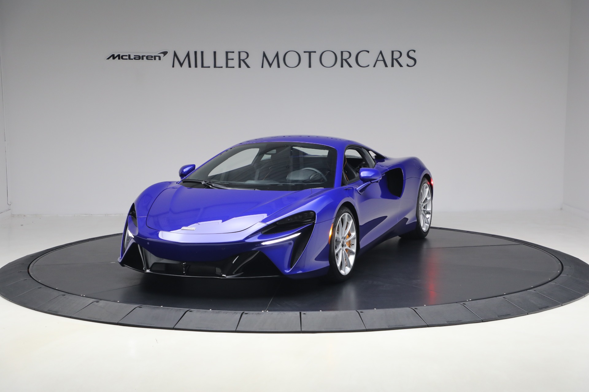 Used 2024 McLaren Artura Vision for sale $193,900 at Bentley Greenwich in Greenwich CT 06830 1