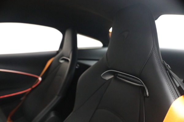 New 2026 McLaren Artura TechLux for sale $314,250 at Bentley Greenwich in Greenwich CT 06830 25