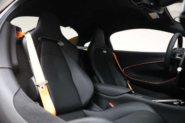 New 2026 McLaren Artura TechLux for sale $314,250 at Bentley Greenwich in Greenwich CT 06830 26