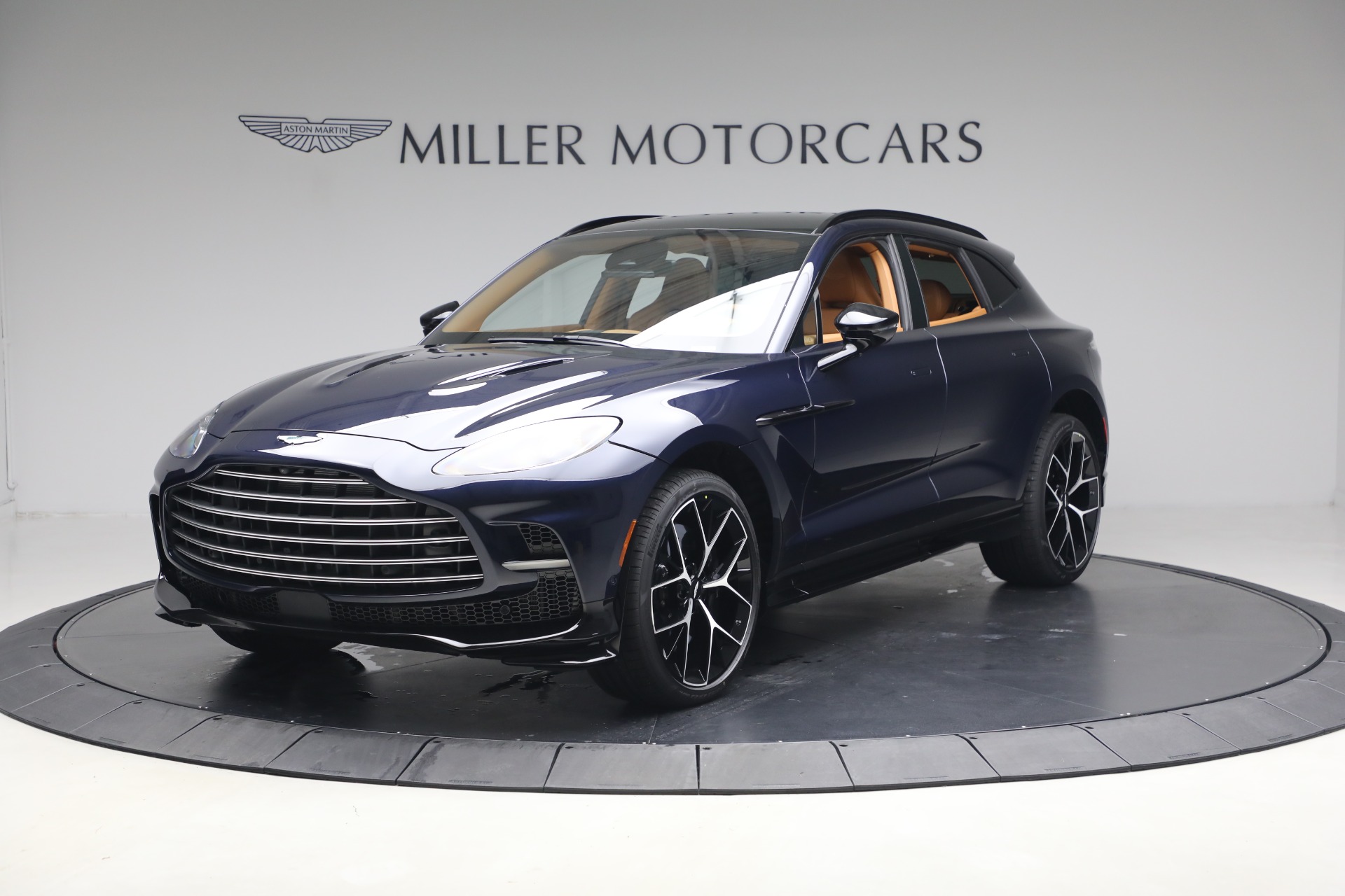 New 2026 Aston Martin DBX 707 For Sale (Special Pricing) | Bentley