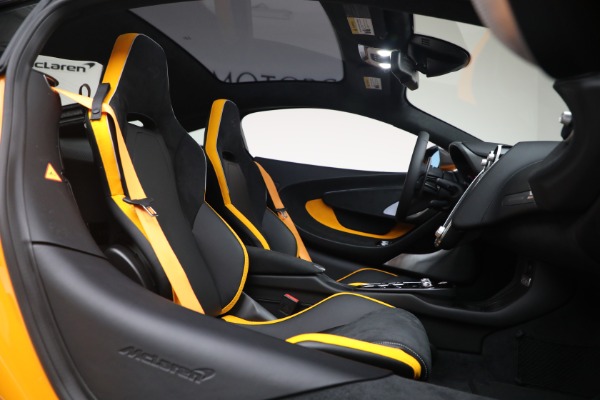 New 2026 McLaren GTS Performance for sale $249,250 at Bentley Greenwich in Greenwich CT 06830 24