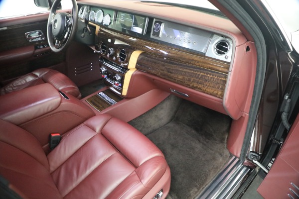 Used 2018 Rolls-Royce Phantom EWB for sale $299,900 at Bentley Greenwich in Greenwich CT 06830 16