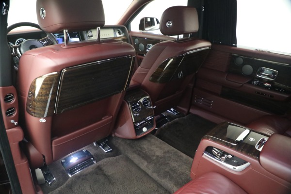 Used 2018 Rolls-Royce Phantom EWB for sale $299,900 at Bentley Greenwich in Greenwich CT 06830 18