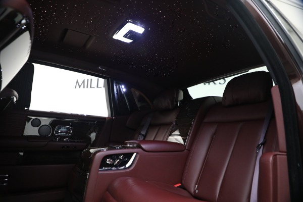 Used 2018 Rolls-Royce Phantom EWB for sale $299,900 at Bentley Greenwich in Greenwich CT 06830 24