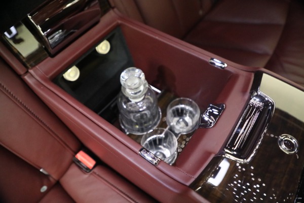 Used 2018 Rolls-Royce Phantom EWB for sale $299,900 at Bentley Greenwich in Greenwich CT 06830 27