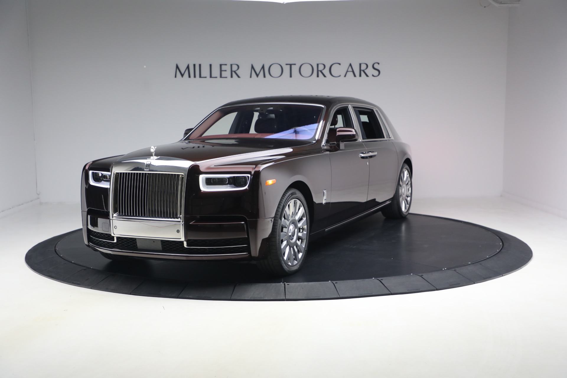 Used 2018 Rolls-Royce Phantom EWB for sale $299,900 at Bentley Greenwich in Greenwich CT 06830 1