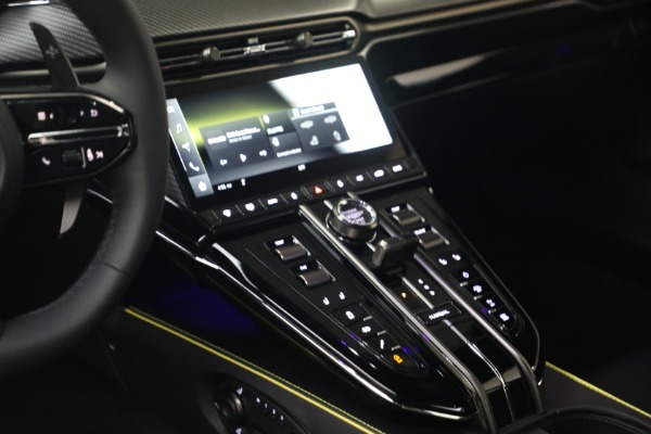 New 2026 Aston Martin Vantage S for sale $247,500 at Bentley Greenwich in Greenwich CT 06830 21